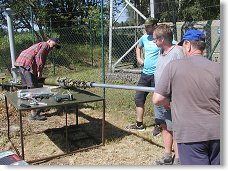 Klubový mechanik Láďa OK1FCR to měl na povel