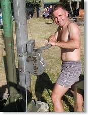 Už to pasuje jak má a je možno roztočit kliku...