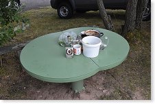 Nový stolek z dílny Míly OK3MR