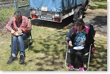 Nemluví se, baští se