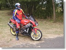 Na svém stroji značky Aprilia se na nás přijel podívat i Ivan OK1PI