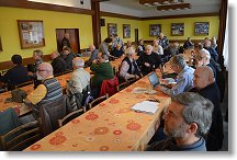 Ještě jeden z mnoha pohledů do sálu