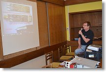 Pavel OK1DNZ během přednášky