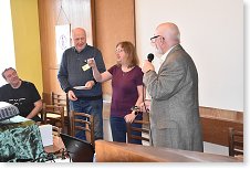 Probíhá losování tomboly