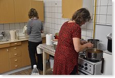 Romana s Ivou v plné práci