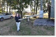 Iva s Honzou vynášejí emskvéru