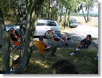 Ve stínu pod fíky poslouchat slavíky.........