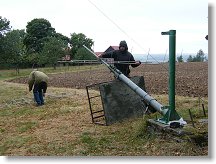 Nejdříve jde dolů DLka