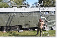 Balíme, Lukáš míří k panváglovým kotvám